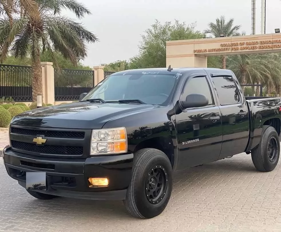 Used Chevrolet Silverado For Sale in Kuwait #15134 - 1  image 