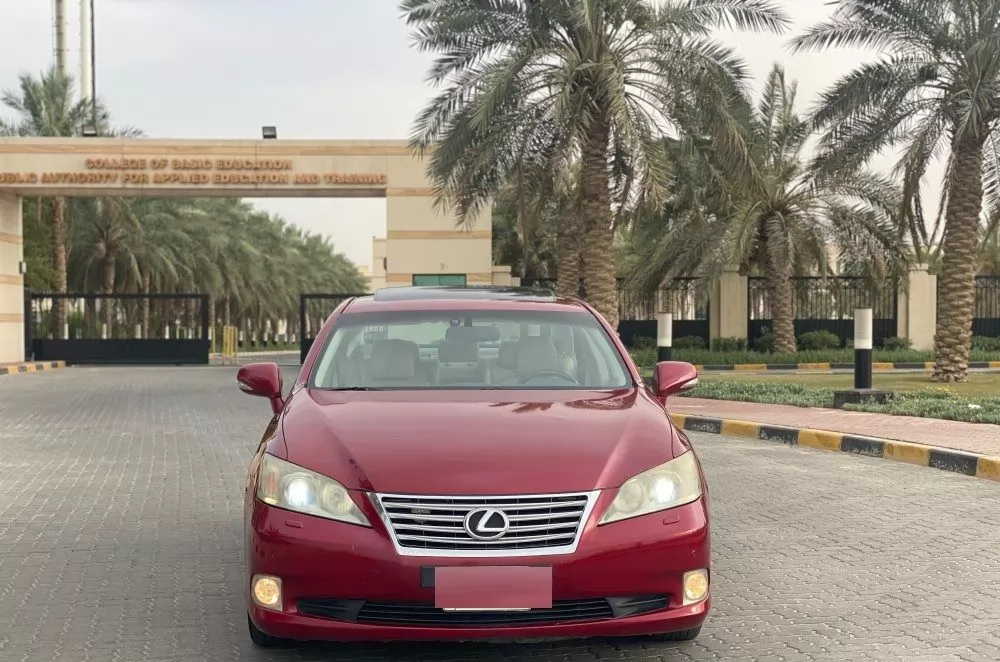 مستعملة Lexus ES للبيع في الكويت #15201 - 1  صورة 