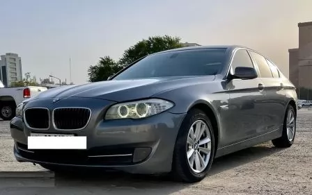 مستعملة BMW 520i للبيع في الكويت #15248 - 1  صورة 
