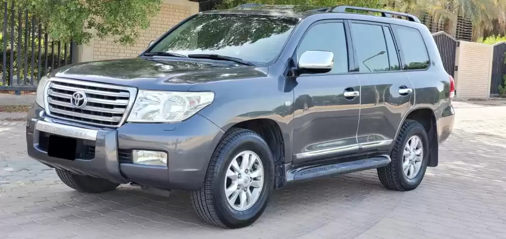 Использовал Toyota Land Cruiser Продается в Кувейт #15297 - 1  image 
