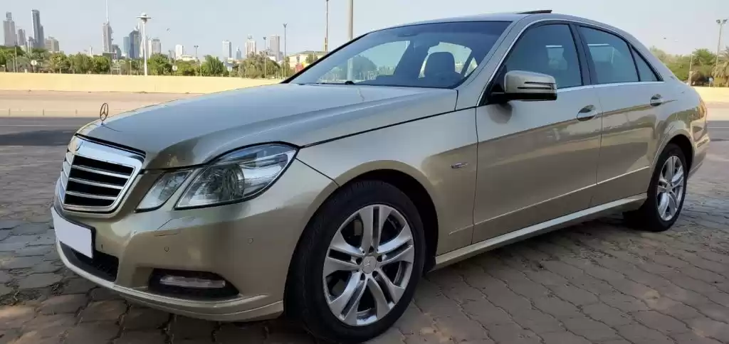 Used Mercedes-Benz E Class For Sale in Kuwait #15307 - 1  image 