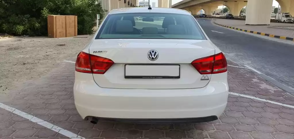Used Volkswagen Passat For Sale in Kuwait #15398 - 1  image 