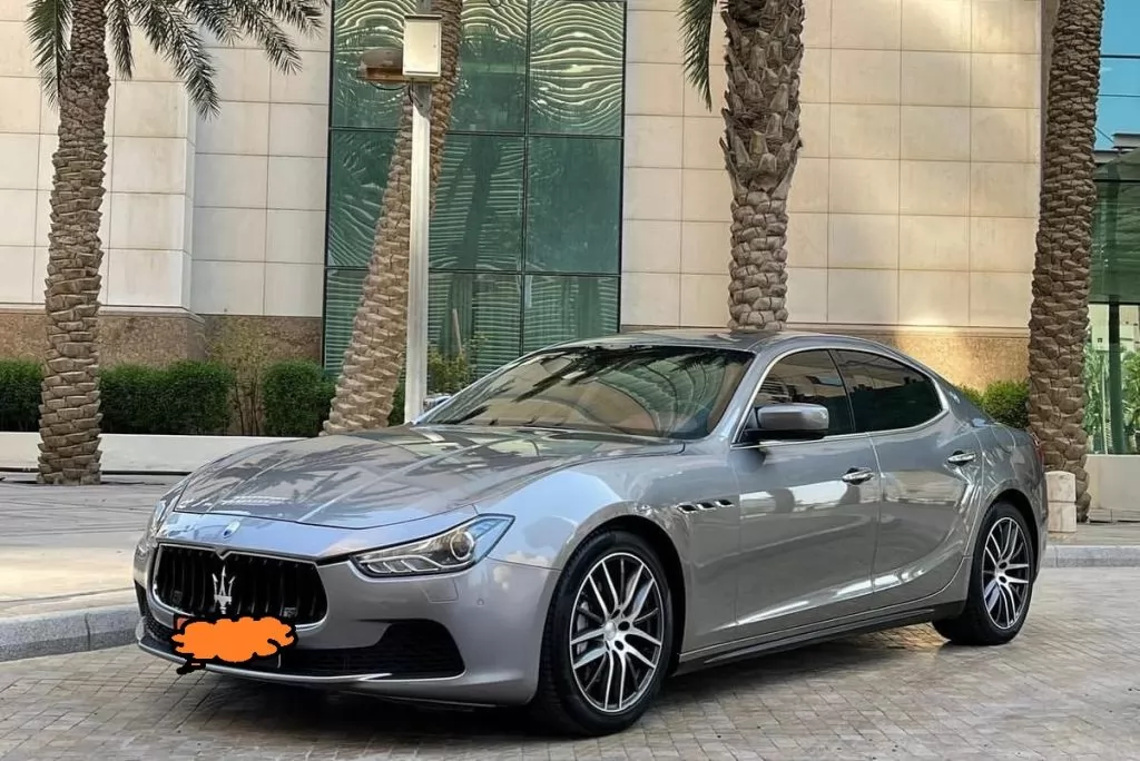 مستعملة Maserati Ghibli للبيع في الكويت #15495 - 1  صورة 