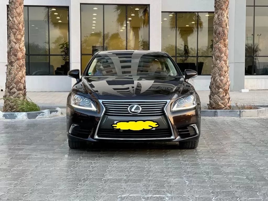 Used Lexus LS 400 For Sale in Kuwait #15517 - 1  image 