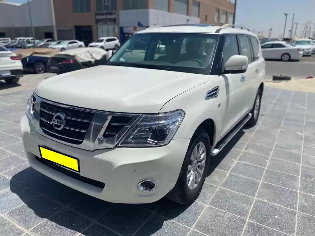 مستعملة Nissan Patrol للبيع في الكويت #15531 - 1  صورة 