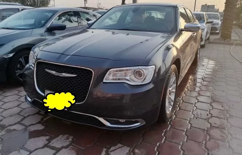 Used Chrysler 300C For Sale in Kuwait #15538 - 1  image 