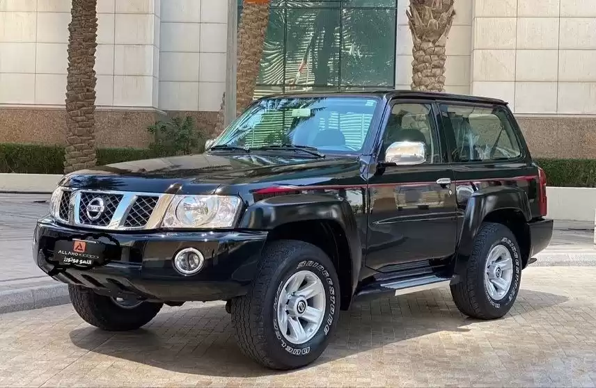 مستعملة Nissan Patrol للبيع في الكويت #15557 - 1  صورة 