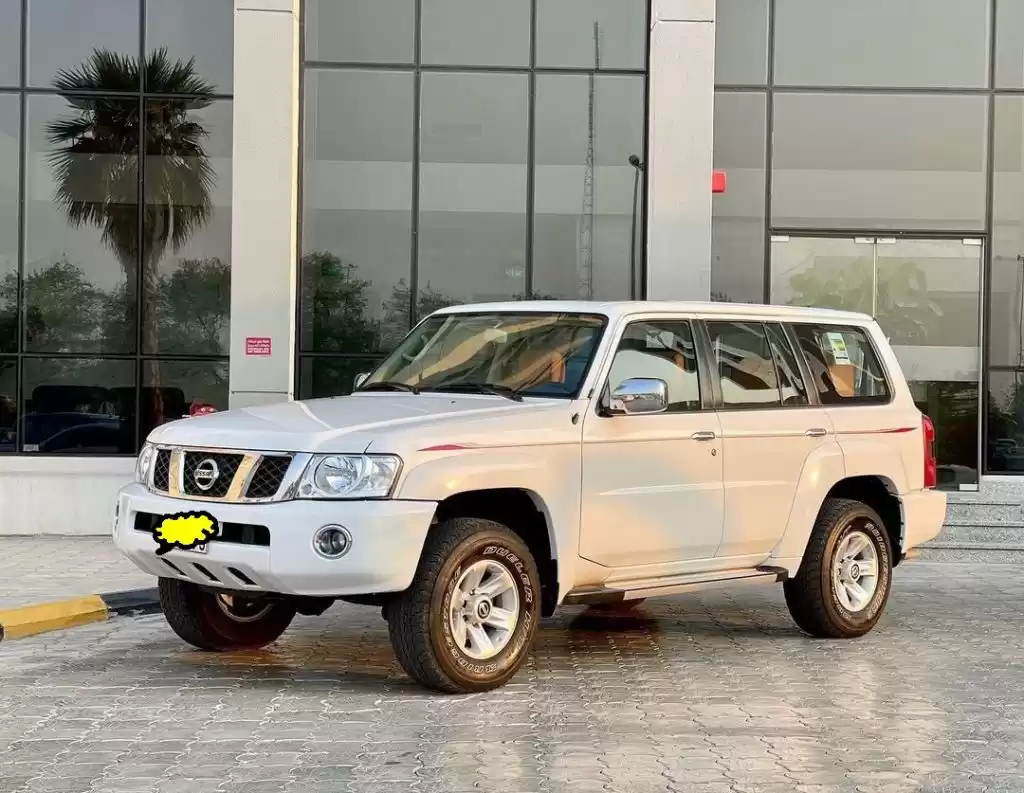 مستعملة Nissan Patrol للبيع في الكويت #15562 - 1  صورة 