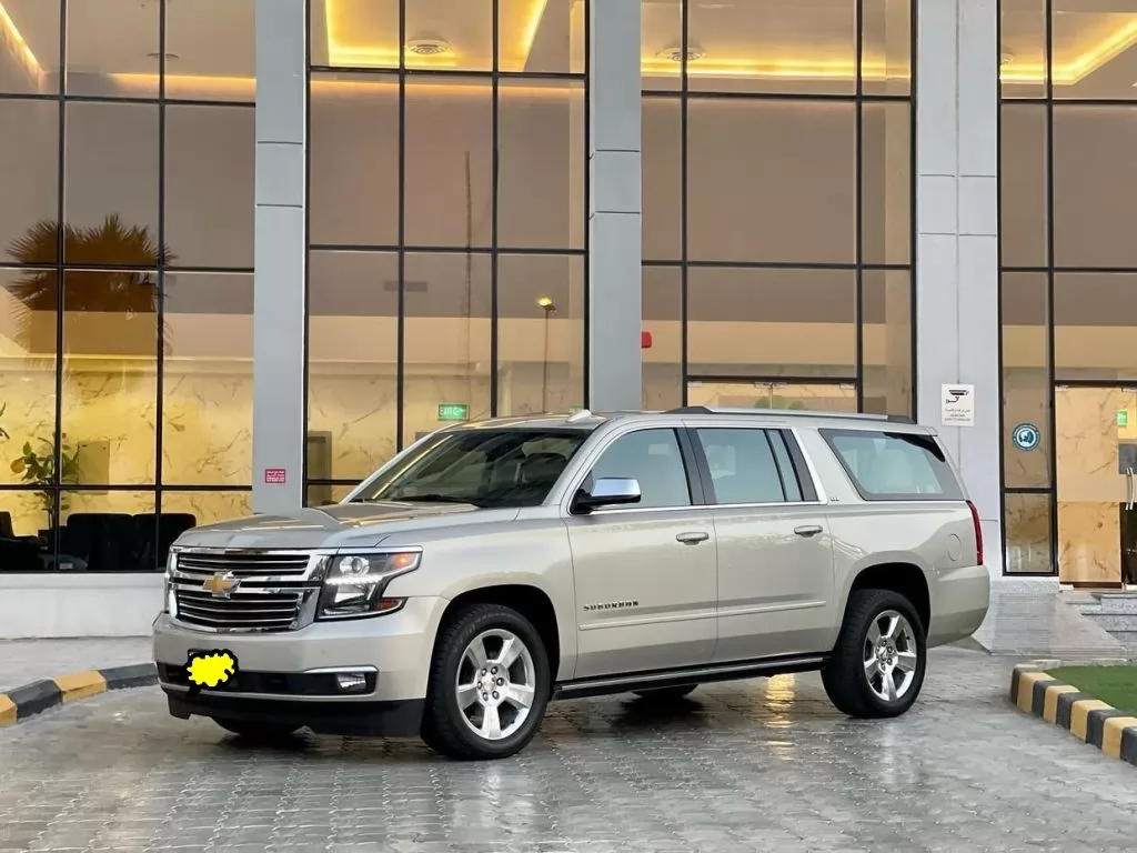 Used Chevrolet Suburban For Sale in Kuwait #15631 - 1  image 