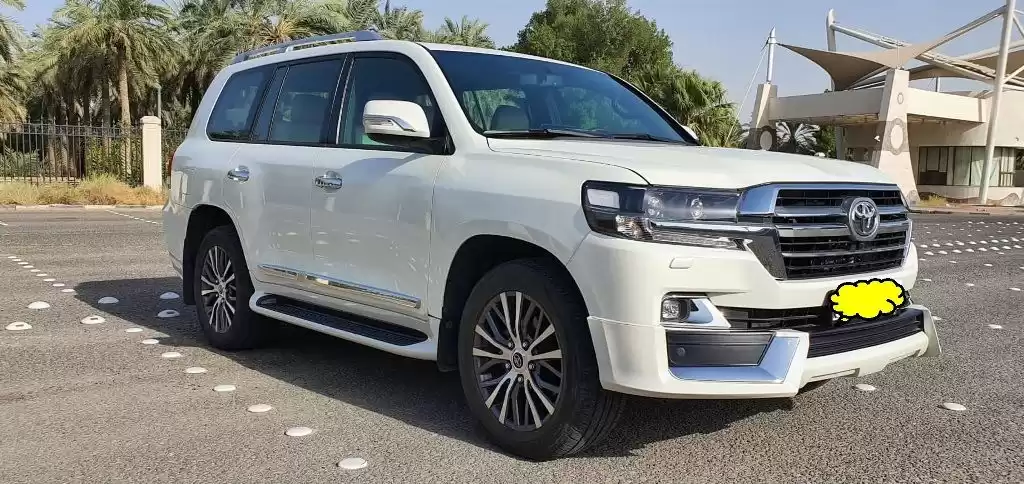 Used Toyota Land Cruiser For Sale in Kuwait #15711 - 1  image 