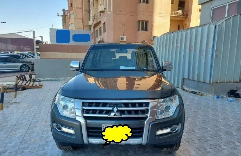 Использовал Mitsubishi Pajero Продается в Кувейт #15768 - 1  image 