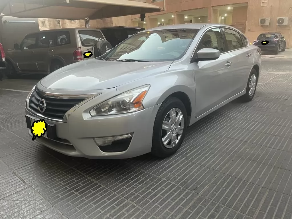 مستعملة Nissan Altima للبيع في الكويت #15823 - 1  صورة 