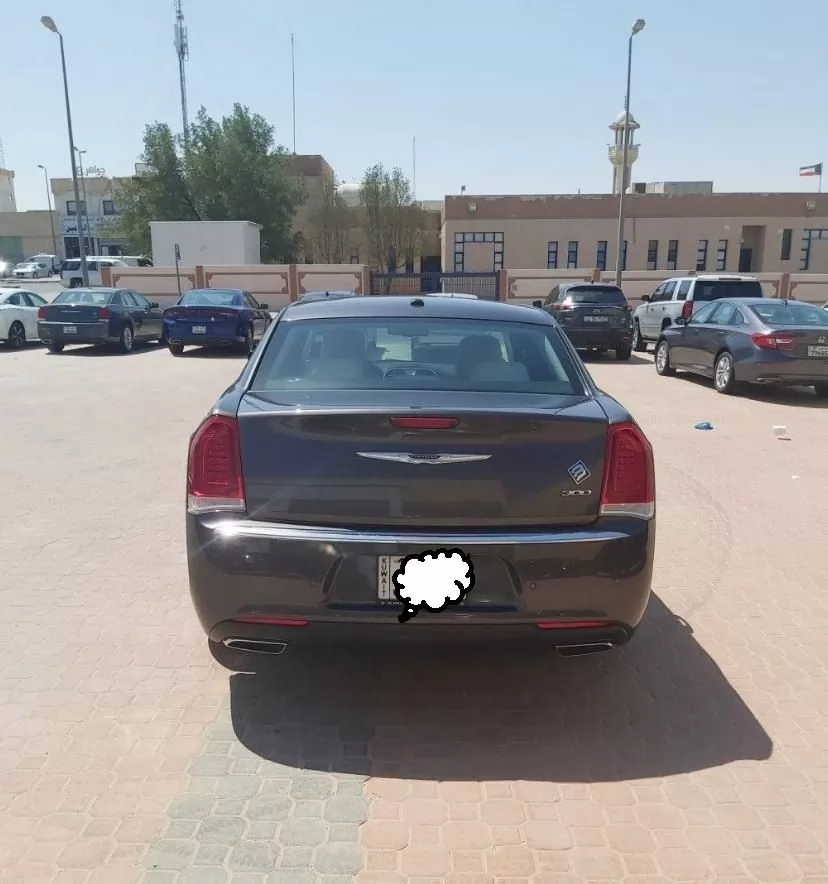 Used Chrysler 300C For Sale in Kuwait #15972 - 1  image 