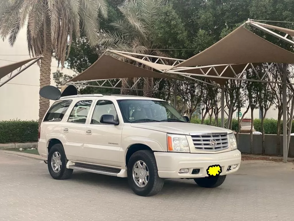 Used Cadillac Escalade For Sale in Kuwait #15976 - 1  image 