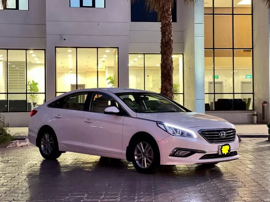 Использовал Hyundai Sonata Продается в Кувейт #16008 - 1  image 