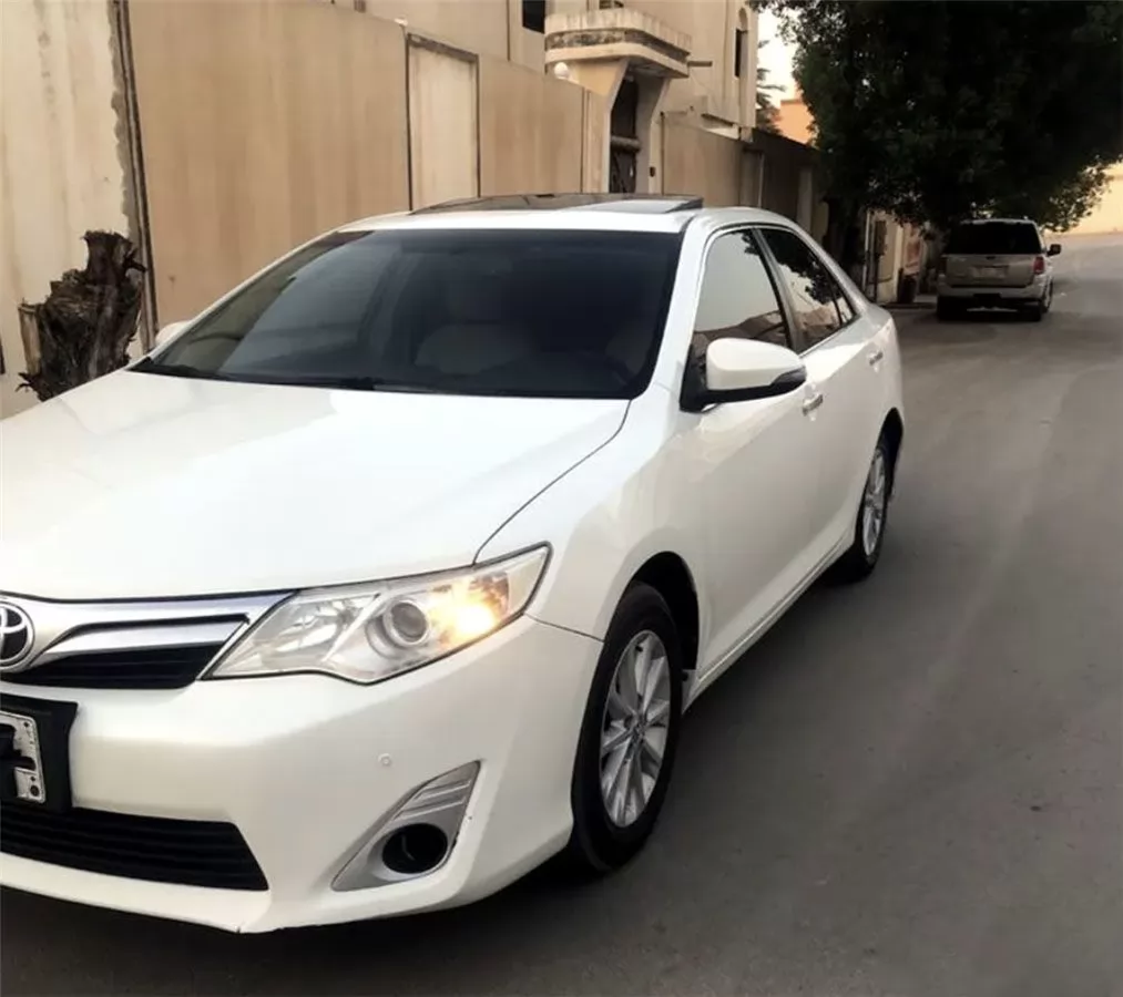 Gebraucht Toyota Camry Zu verkaufen in Riad #16025 - 1  image 