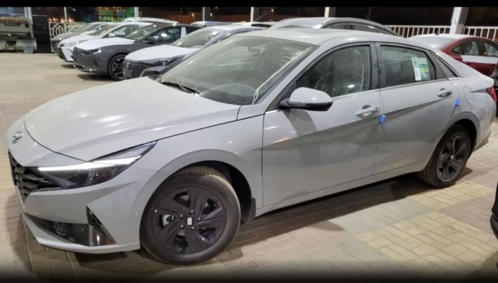 Nouveau Hyundai Elantra À vendre au Riyad #16232 - 1  image 