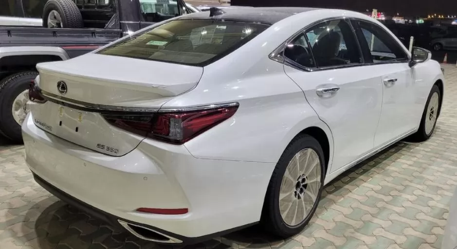Nouveau Lexus ES À vendre au Riyad #16459 - 1  image 
