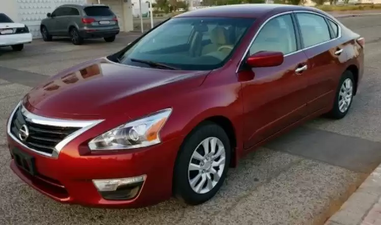 مستعملة Nissan Altima للبيع في دبي #17049 - 1  صورة 