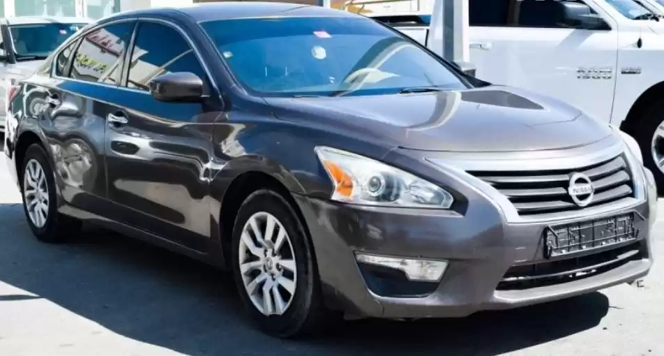 مستعملة Nissan Altima للبيع في دبي #17052 - 1  صورة 