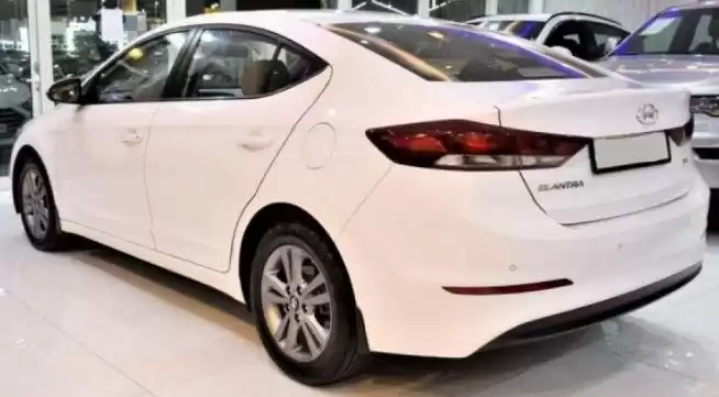 Utilisé Hyundai Elantra À vendre au Dubai #17128 - 1  image 