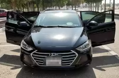 مستعملة Hyundai Elantra للبيع في دبي #17146 - 1  صورة 