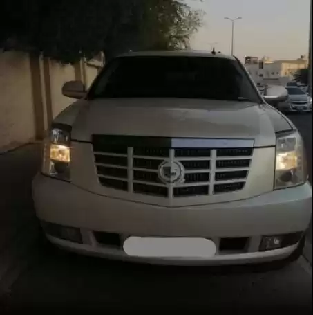 Gebraucht Cadillac Escalade Zu verkaufen in Riad #17322 - 1  image 