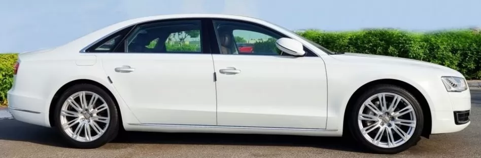 مستعملة Audi A8 للبيع في دبي #17336 - 1  صورة 