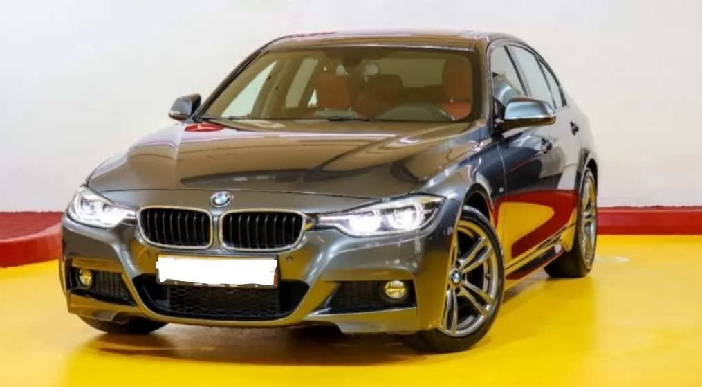 Utilisé BMW 330i À vendre au Dubai #17392 - 1  image 