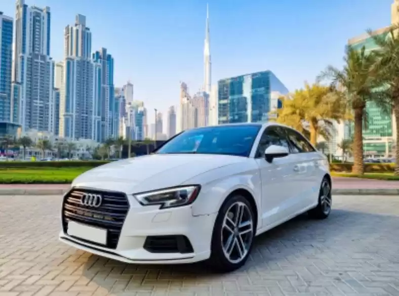 Brandneu Audi A3 Sedan Zu vermieten in Dubai #18133 - 1  image 