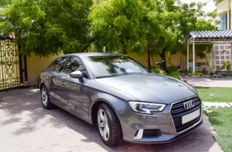 Gebraucht Audi A3 Sedan Zu vermieten in Dubai #18138 - 1  image 