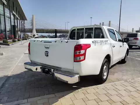 Kullanılmış Chevrolet Silverado Satılık içinde Al Sadd , Doha #18146 - 1  image 