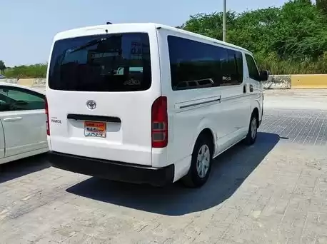 استفاده شده Toyota Hiace برای اجاره که در المنامه #18572 - 1  image 