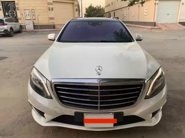 مستعملة Mercedes-Benz Unspecified للإيجار في الرياض #20285 - 1  صورة 