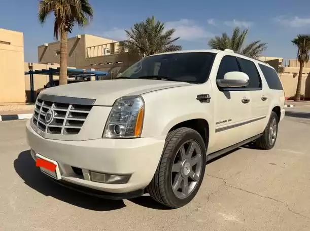 Gebraucht Cadillac Escalade Zu vermieten in Riad #20319 - 1  image 