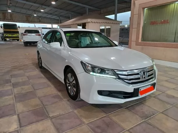 Usado Honda Accord Alquiler en Riad #20424 - 1  image 