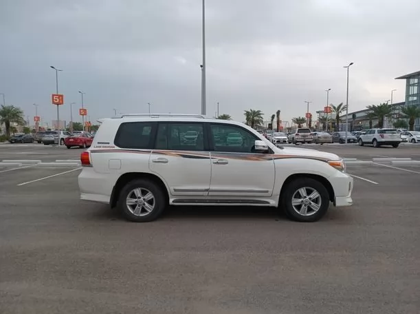 Gebraucht Toyota Land Cruiser Zu vermieten in Riad #20433 - 1  image 