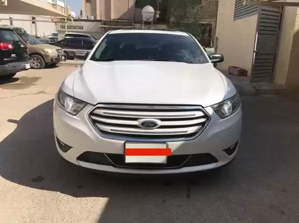 Utilisé Ford Taunus À Louer au Riyad #20455 - 1  image 