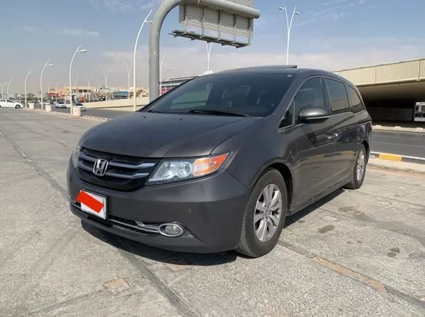 Gebraucht Honda Odyssey Zu vermieten in Riad #20475 - 1  image 