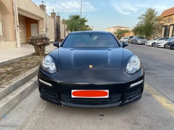 Gebraucht Porsche Panamera Zu vermieten in Riad #20578 - 1  image 