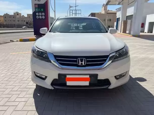Usado Honda Accord Alquiler en Riad #20730 - 1  image 