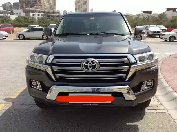 مستعملة Toyota Land Cruiser للإيجار في الرياض #20840 - 1  صورة 