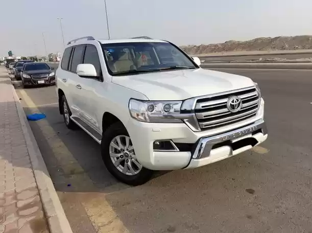 مستعملة Toyota Land Cruiser للإيجار في الرياض #21044 - 1  صورة 