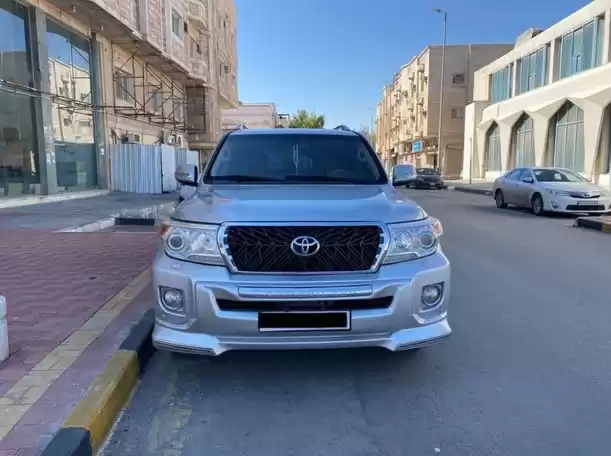 مستعملة Toyota Land Cruiser للإيجار في الرياض #21045 - 1  صورة 