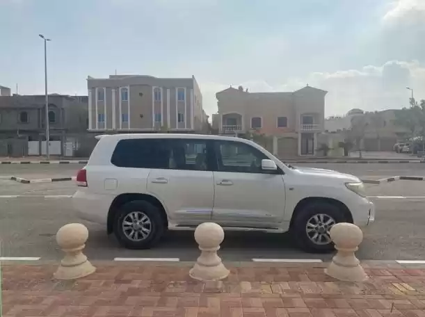 مستعملة Toyota Land Cruiser للإيجار في الرياض #21046 - 1  صورة 