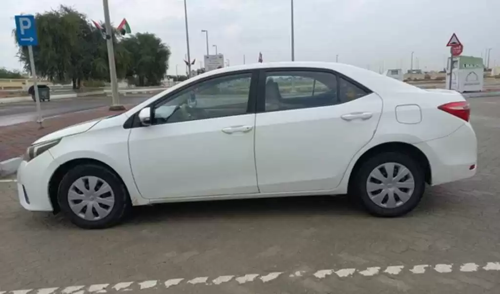Usado Toyota Corolla Alquiler en Riad #21051 - 1  image 