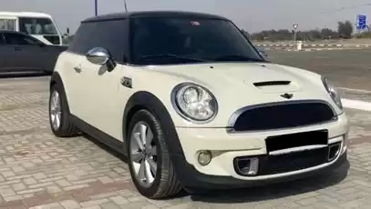 Utilisé Mini Coupe À Louer au Riyad #21615 - 1  image 