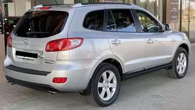 Gebraucht Hyundai Santa Fe Zu vermieten in Doha #21760 - 1  image 