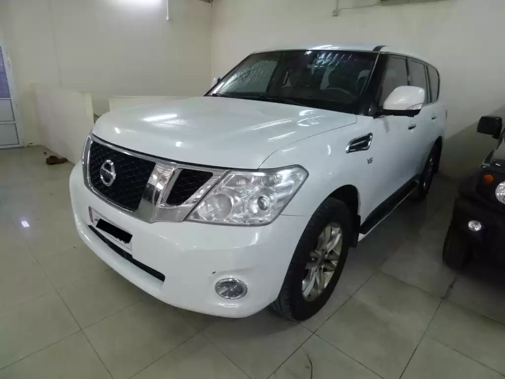 Использовал Nissan Patrol Продается в Доха #21905 - 1  image 