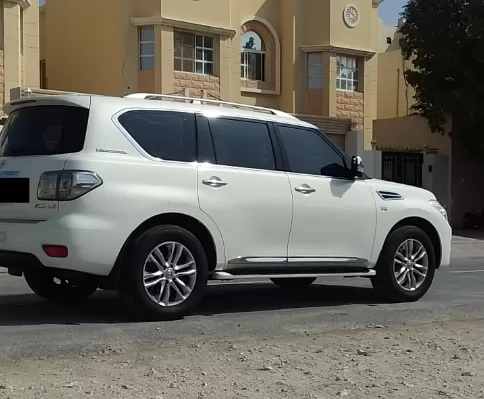 Использовал Nissan Patrol Продается в Доха #21909 - 1  image 